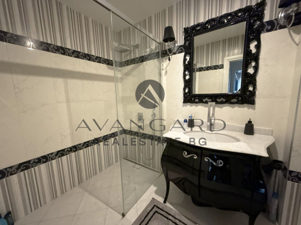 Luxury two -bedroom apartment! Karshiyaka!