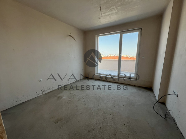 Two bedroom with two garages and one parking space in the price!