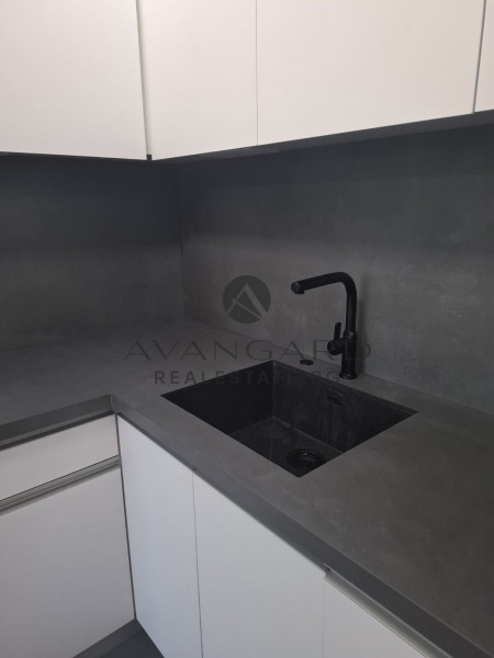 ЛУКСОЗЕН ЧЕТИРИСТАЕН С ВЪЗМОЖНОСТ ЗА ГАРАЖ !