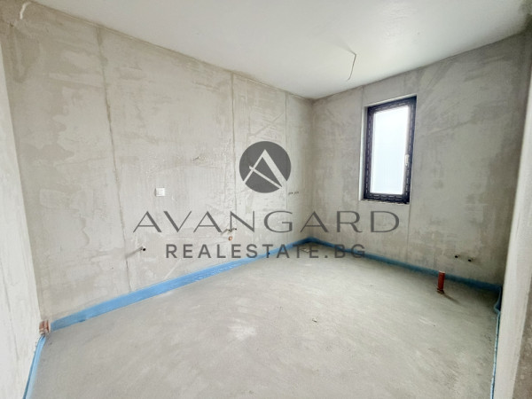 ДВУЕТАЖНА КЪЩА С ДВОЕН ГАРАЖ  ПРЕД АКТ 16