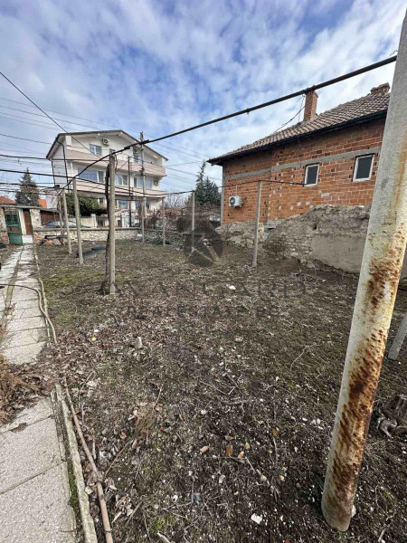 House with a yard in Krumovo village!