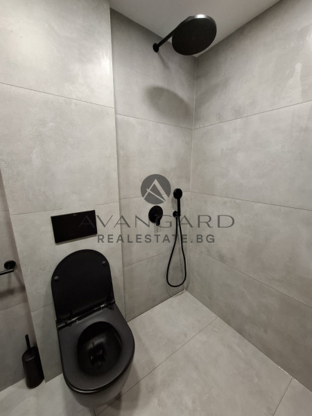 ЛУКСОЗЕН ЧЕТИРИСТАЕН С ВЪЗМОЖНОСТ ЗА ГАРАЖ !