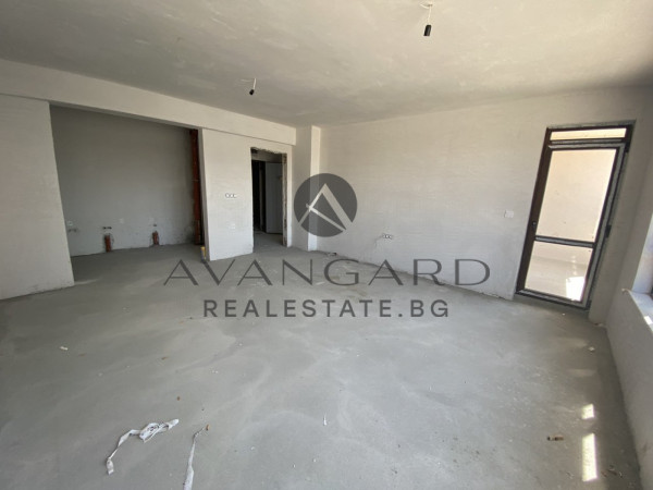 ИЗГОДНО! ОБШИРЕН ДВУСТАЕН ОСТРОМИЛА