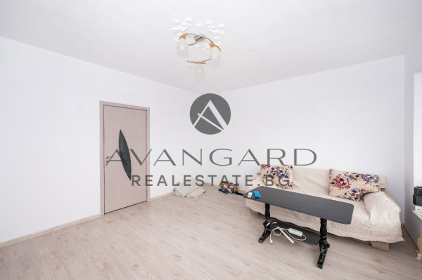 Двустаен м-н Слънчеви лъчи