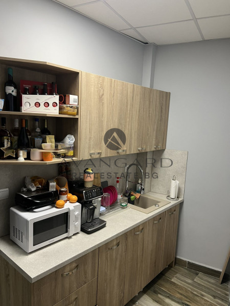 ТЪРГОВСКО ПОМЕЩЕНИЕ / ТОП ЛОКАЦИЯ