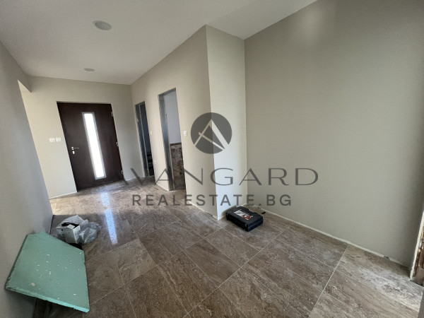 Самостоятелна двуетажна къща с акт 16 в Крумово