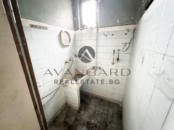 ЕТАЖ ОТ КЪЩА / ВОЕННА БОЛНИЦА