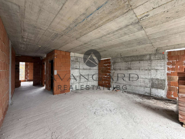 ТРИСТАЕН АПАРТАМЕНТ С АКТ14! КЮЧУК ПАРИЖ!