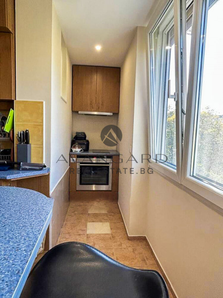 Саниран тристаен апартамент / Младежки хълм