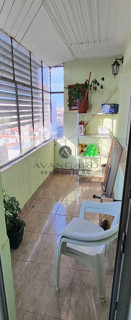 Тристаен с реална квадратура/ Кючук Париж