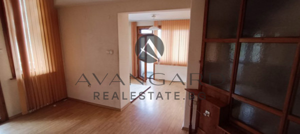 A three -bedroom maisonette in Karshiyaka