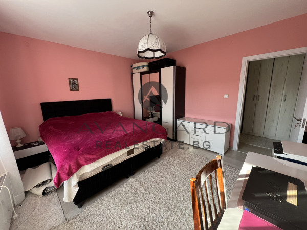 FULLY FURNISHED HOUSE WITH GARAGE IN MOMINO VILLAGE