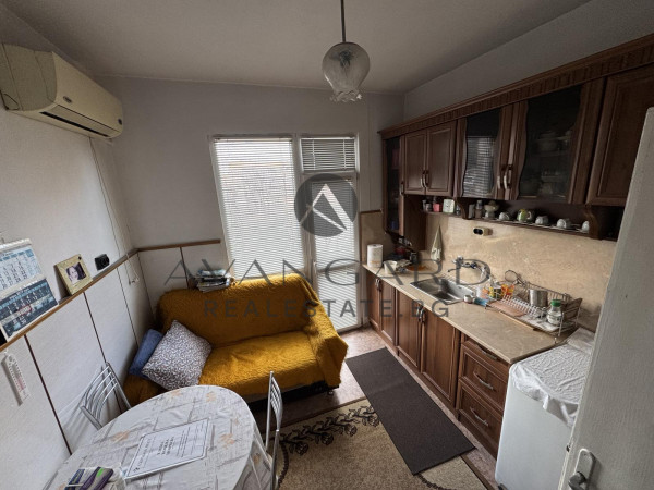 ТРИСТАЕН РЕАЛНА КВАДРАТУРА  !!! КЮЧУК ПАРИЖ !!!