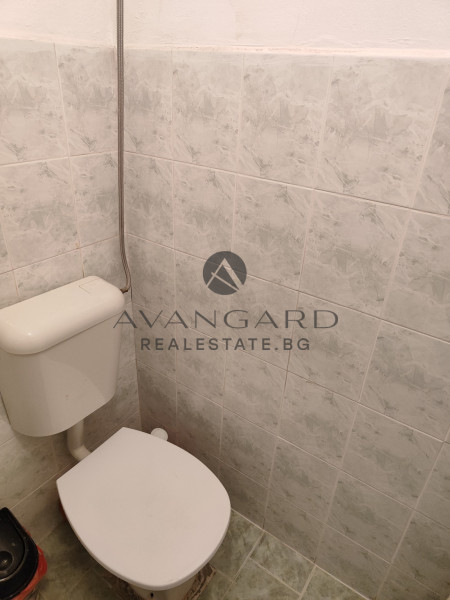 Spacious two -bedroom / real square footage / youth hill