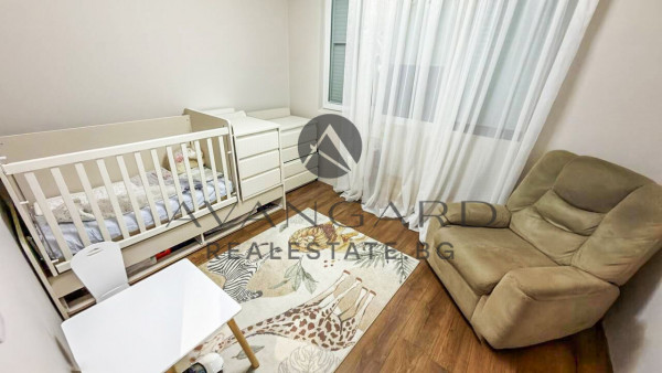 Еднофамилна КЪЩА с ДВЕ ПОКРИТИ ПАРКОМЕСТА/ Гребна база