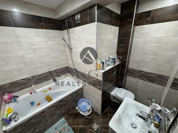 ДВУЕТАЖНА КЪЩА В ОСТРОМИЛА !!!