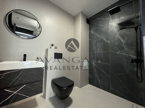 Luxury one -bedroom / south exposure