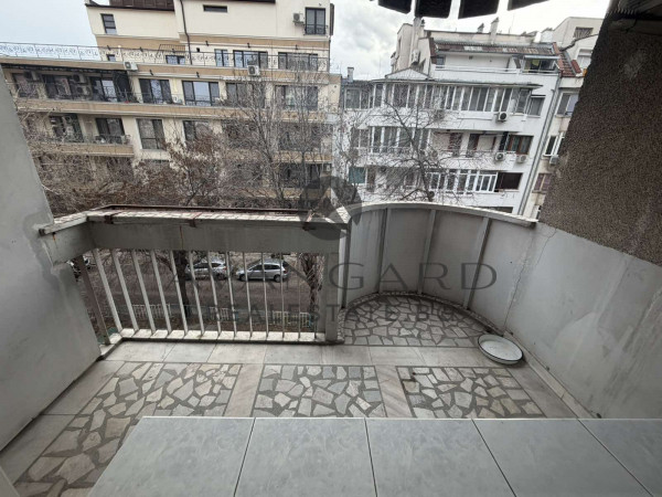 ТОП ЛОКАЦИЯ! Тристаен до ПОЩАТА