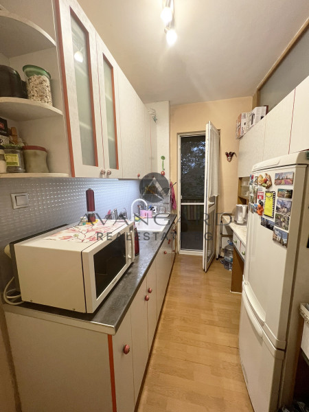 Тристаен апартамент до ПОЛИКЛИНИКАТА