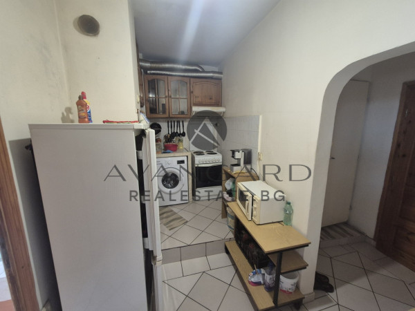 One -bedroom apartment with real square footage/ Kyuchuk Paris