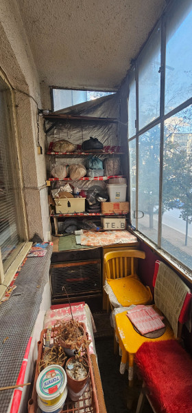 Двустаен с три отделни стаи до МОЛ Пловдив