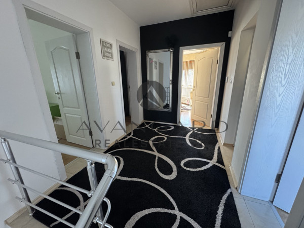 САМОСТОЯТЕЛНА ЛУКСОЗНА КЪЩА С ДВОР  В ОСТРОМИЛА !!!