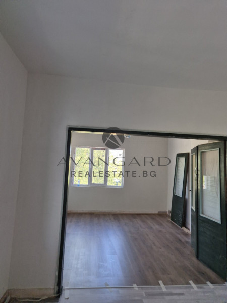 САМОСТОЯТЕЛНА КЪЩА СЛЕД РЕМОНТ/ ПЪРВЕНЕЦ