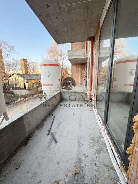 ПРОСТОРЕН ТРИСТАЕН С АКТ 14 !