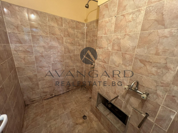 BARGAINFUL! Three-room REAL SQUARE AREA