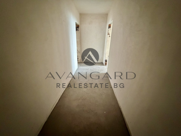 ПРОСТОРЕН ТРИСТАЕН С АКТ 16 !