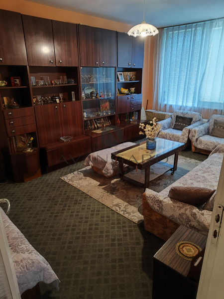 Spacious two -bedroom / real square footage / youth hill