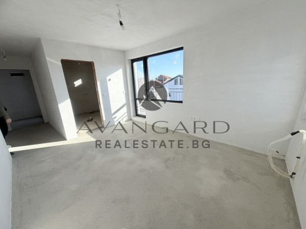 САМОСТОЯТЕЛНА КЪЩА В ЗЛАТИТРАП С АКТ 16