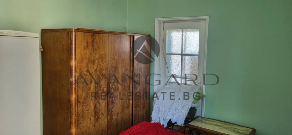 ТРИСТАЕН С ГАРАЖ ВОДНАТА ПАЛАТА