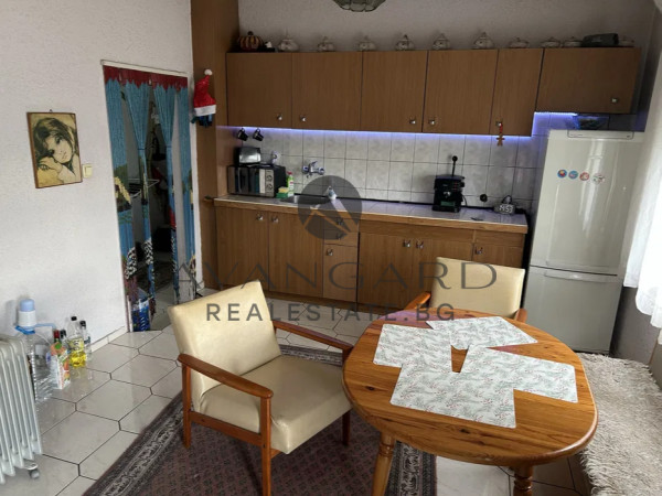 ТРИСТАЕН С РЕАЛНА КВАДРАТУРА !