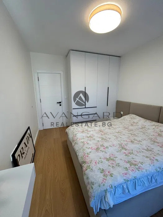 Furnished three-room apartment / Ostromila