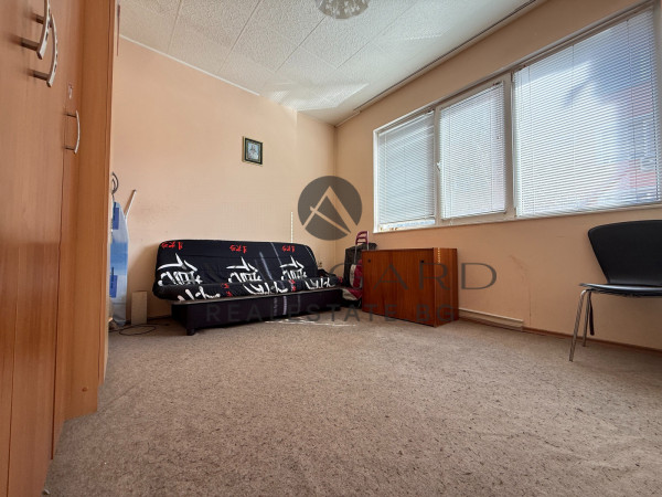 ДВУСТАЕН АПАРТАМЕНТ С ТРИ ОТДЕЛНИ СТАИ ДО ВСИ