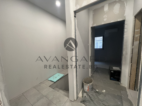 ДВУЕТАЖНА КЪЩА НА СУПЕРЦЕНТЪР ДО КАПАНА