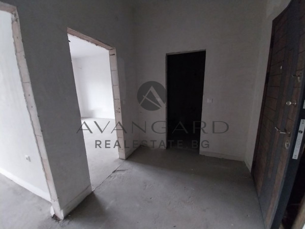 АКТ 16! Тристаен апартамент С 34 кв.м. ХОЛ / Младежки Хълм