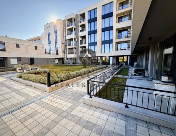 ЛУКСОЗЕН ДВУСТАЕН !!! ХРИСТО СМИРНЕНСКИ !!! ГРЕБНАТА БАЗА !!!