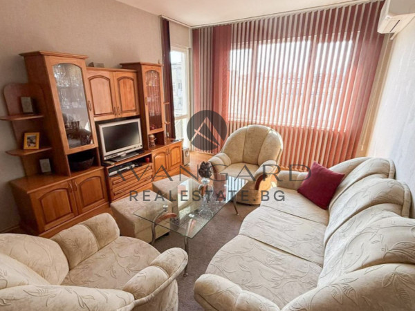 ТРИСТАЕН ОБЗАВЕДЕН С ЧЕТИРИ ОТДЕЛНИ СТАИ! КЮЧУК ПАРИЖ!