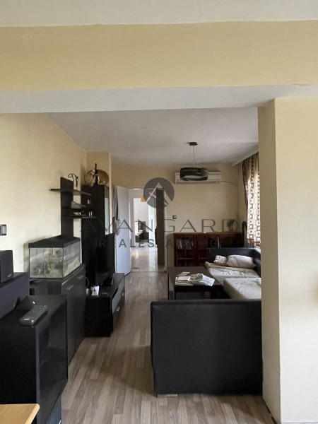 Furnished three bedroom in Kamenitsa 1