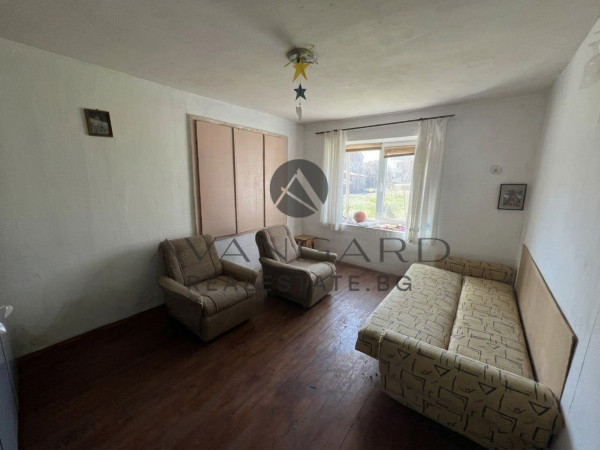 ДВУЕТАЖНА КЪЩА с.КРУМОВО