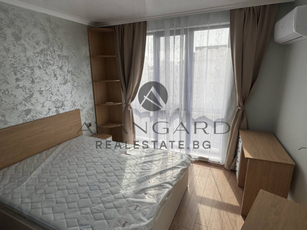 Тристаен обзаведен / Кършияка