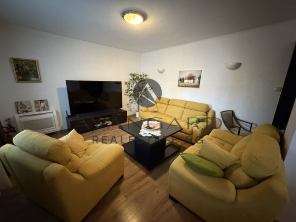 ЧЕТИРИСТАЕН + ДВУСТАЕН + ДВЕ ПАРКОМЕСТА АВТОГАРА РОДОПИ