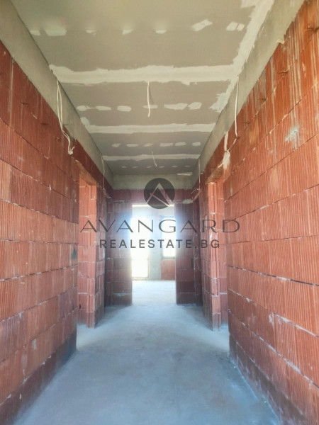 САМОСТОЯТЕЛНА КЪЩА В ОРИЗАРИ