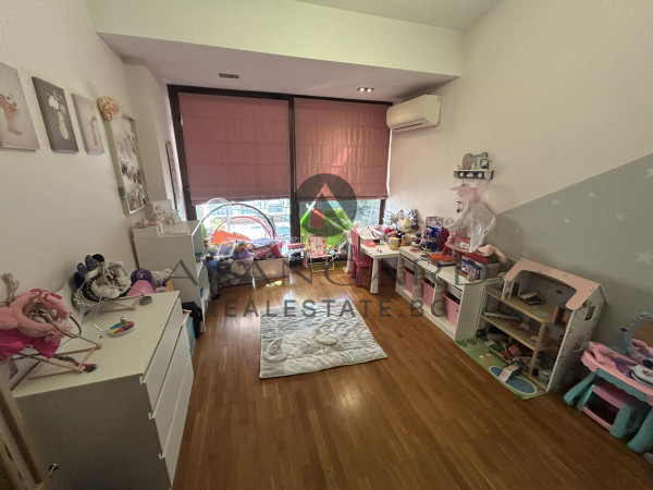 A wide two -bedroom fair