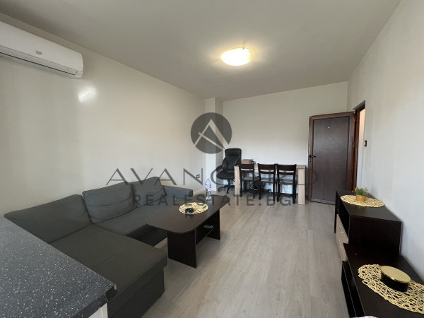 Саниран тристаен апартамент до Акваленд