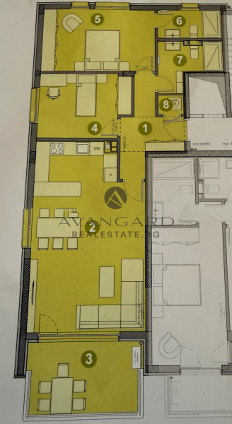 Тристаен с ДВЕ ПАРКОМЕСТА