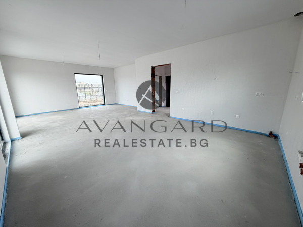 ДВУЕТАЖНА КЪЩА С ДВОЕН ГАРАЖ  ПРЕД АКТ 16