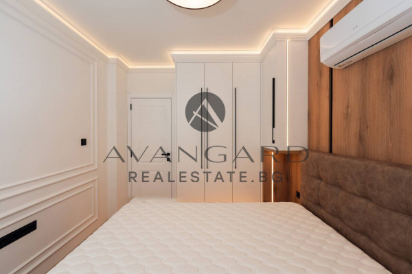 LUXURIOUSLY FURNISHED TWO-ROOM APARTMENT